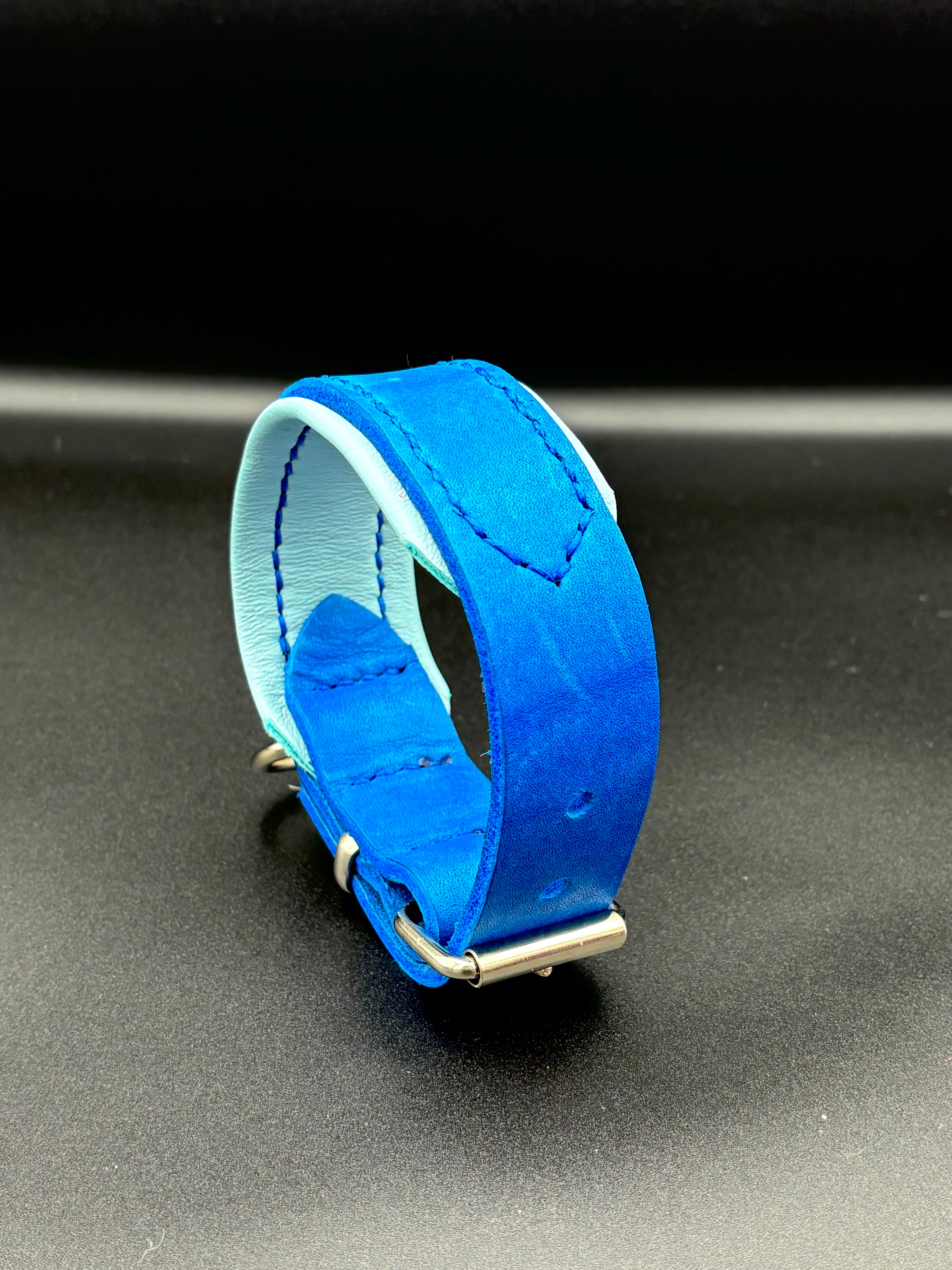 2-farbiges Leder-Hundehalsband – Handgenäht, Blau
